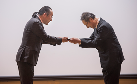 左：日本化学会 菅　裕明 会長 右：当会　岩田　敏 理事長